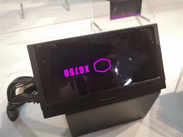 臺北電腦展2018:酷冷至尊全新電源雙線齊發 臺北電腦展2018:酷冷至尊全新電源雙線齊發